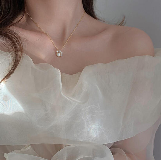 Beautiful Paw Pearl Necklace