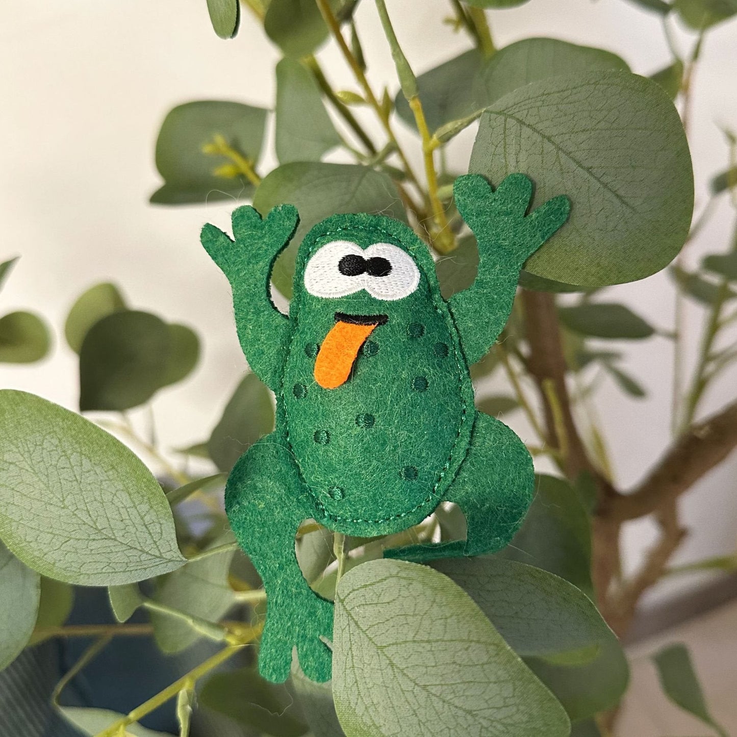 Ladybug Cat Molar Cockroach Toy