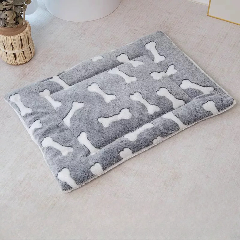 Pet sleeping bed mat warm blanket