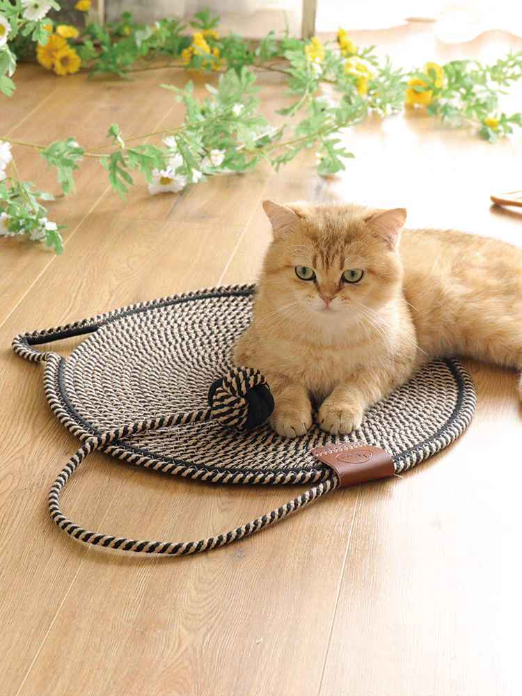 Ball integrated cat scratching mat